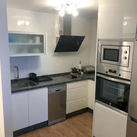 דירה Modern Near And Train In Boliches, פואנגירולה
